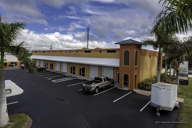This is a Office/Warehouse/Flex Space, with Electric roll up - photo 2