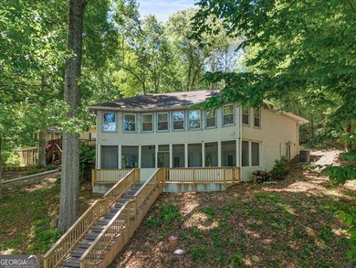 Just in time for summer! Dive into lakeside luxury at its finest - photo 1