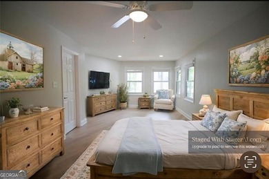 Just in time for summer! Dive into lakeside luxury at its finest - photo 4
