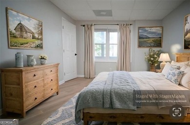 Just in time for summer! Dive into lakeside luxury at its finest - photo 5