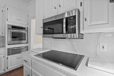 Resort living & golfers paradise; move-in ready; many upgrades - photo 10