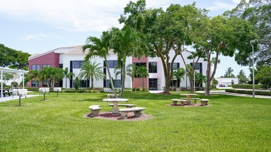Beautiful 1 bed, 1 bath condo with an open floor plan located on - photo 28