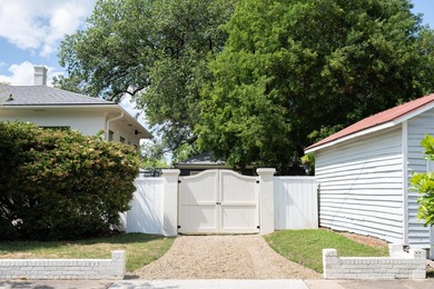 This Wagener Terrace residence offers luxury living in one of - photo 44