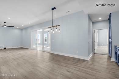 Welcome to The Cloisters, an amazing waterfront community in - photo 3