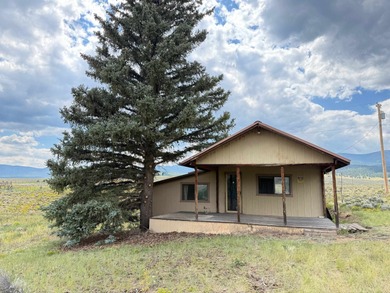 Built in 1945, this iconic hidden gem offers both stunning lake - photo 15