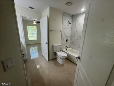 Beautifully renovated 3-bedroom, 2-bathroom home with a den - photo 19