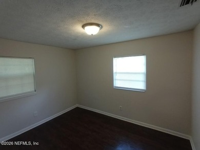 Looking for the perfect, worry-free family home that won't break - photo 22