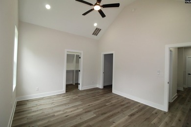 Beautiful new custom home located in a desirable Lake Murray - photo 23