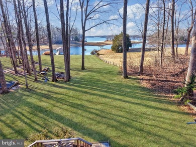 Welcome home to Lake Anna and Dukes Plantation! This stunning - photo 7