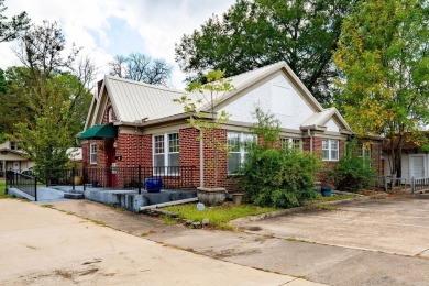 Exceptional Commercial Space in a thriving, high-traffic