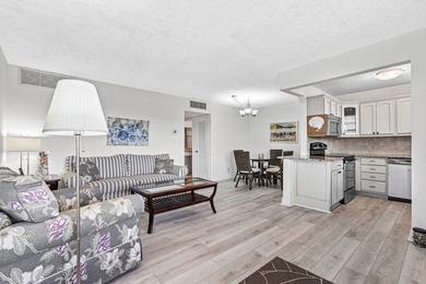 Charming 2-bedroom, 2-bath condo Sold fully furnished! Brand new - photo 6