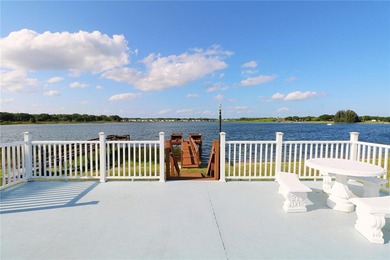Welcome to your ideal 55+ LAKEFRONT retreat in beautiful Lake - photo 9