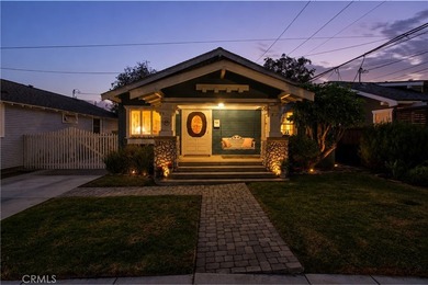 Welcome to this beautifully maintained 1918 Craftsman Bungalow - photo 2