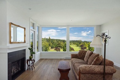 Luxury Cordova Bay home in a  PREMIUM LOCATION, overlooking one - photo 3