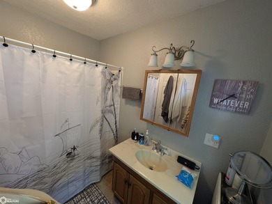 Enjoy peaceful lake living in this charming move in ready - photo 10