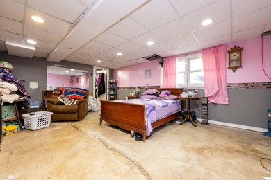 Conveniently located next to Willow Pond Golf Course with quick - photo 17