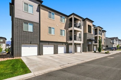 Beautiful Edge condo featuring 9-foot ceilings, ample storage - photo 20