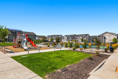 Beautiful Edge condo featuring 9-foot ceilings, ample storage - photo 21