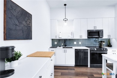 **Furnished Poolside First-Floor Unit at The Mercer in New