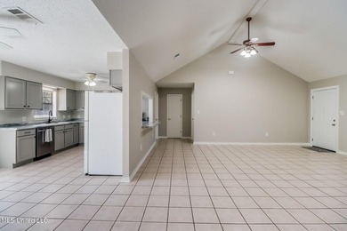 Welcome home to this beautifully updated 3-bedroom, 2-bath - photo 6