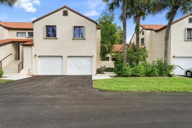 (private lake, pond, creek) Condo For Sale in Boynton Beach Florida