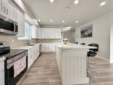 Bring offers! Welcome to this beautifully designed 3-bedroom - photo 9