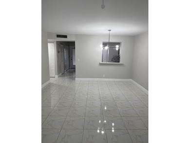 Light and Bright RENOVATED Large 1 bedroom with 2 full baths - photo 10