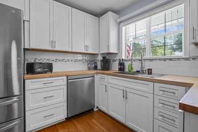 Beautiful 3 bedroom/2 bath home located in the quiet - photo 13