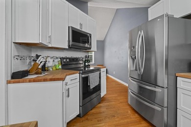 Beautiful 3 bedroom/2 bath home located in the quiet - photo 14