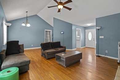 Beautiful 3 bedroom/2 bath home located in the quiet - photo 18