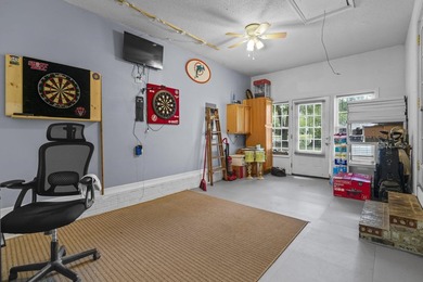 Beautiful 3 bedroom/2 bath home located in the quiet - photo 21