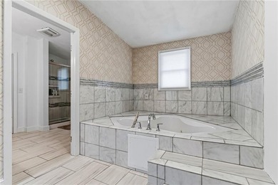 Stunning and meticulously maintained raised ranch in Warwick - photo 23