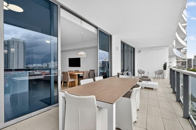 Experience luxury living in the heart of Aventura! This - photo 12