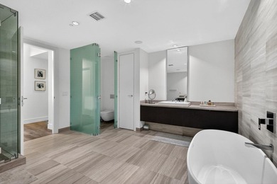 Experience luxury living in the heart of Aventura! This - photo 20