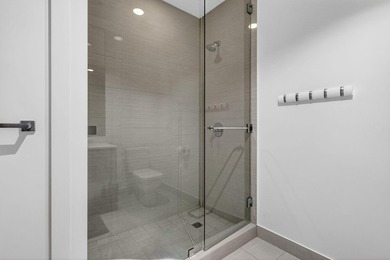 Experience luxury living in the heart of Aventura! This - photo 25