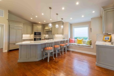 Stunning patio home that has been totally renovated with - photo 6