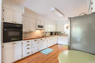 Lake life at its finest-fully furnished and move-in ready - photo 11