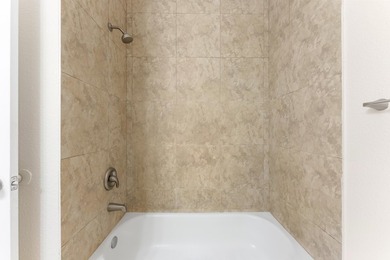 Single family home with 4 beds & 2 baths.. Recently underwent a - photo 14