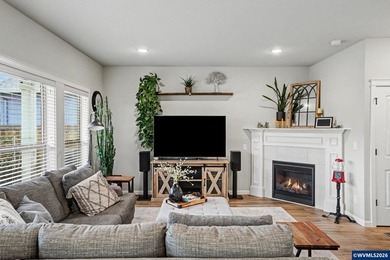 Accepted Offer with Contingencies. Beautiful, well-maintained