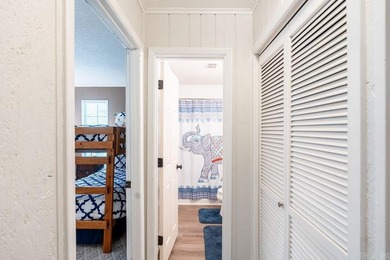 Lake life at its finest-fully furnished and move-in ready - photo 19