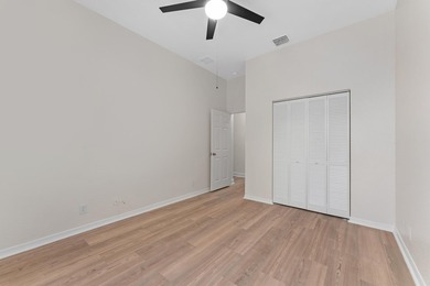 Single family home with 4 beds & 2 baths.. Recently underwent a - photo 19