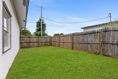 Single family home with 4 beds & 2 baths.. Recently underwent a - photo 24