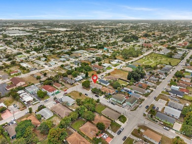 Single family home with 4 beds & 2 baths.. Recently underwent a - photo 31