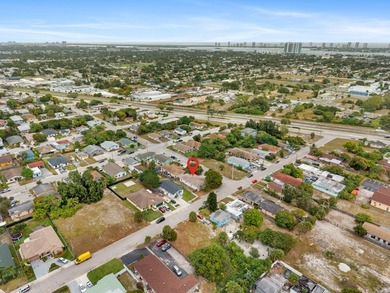 Single family home with 4 beds & 2 baths.. Recently underwent a - photo 34
