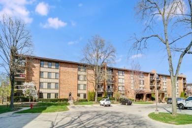 Lake Home For Sale in Willowbrook, Illinois