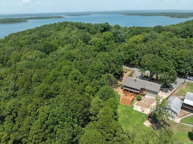 Lake life at its finest-fully furnished and move-in ready - photo 47