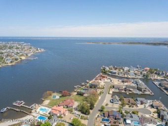 Silver Bay Home For Sale in Toms River New Jersey