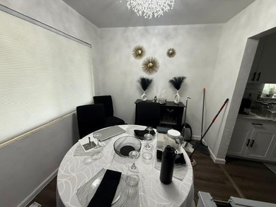 Welcome to this charming single-story residence located in Miami - photo 2