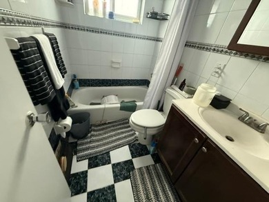 Welcome to this charming single-story residence located in Miami - photo 4