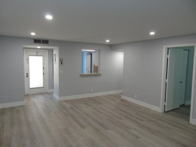 BEAUTIFUL ! MOVE RIGHT IN. GREAT UPDATED FIRST FLOOR CONDO IN - photo 12